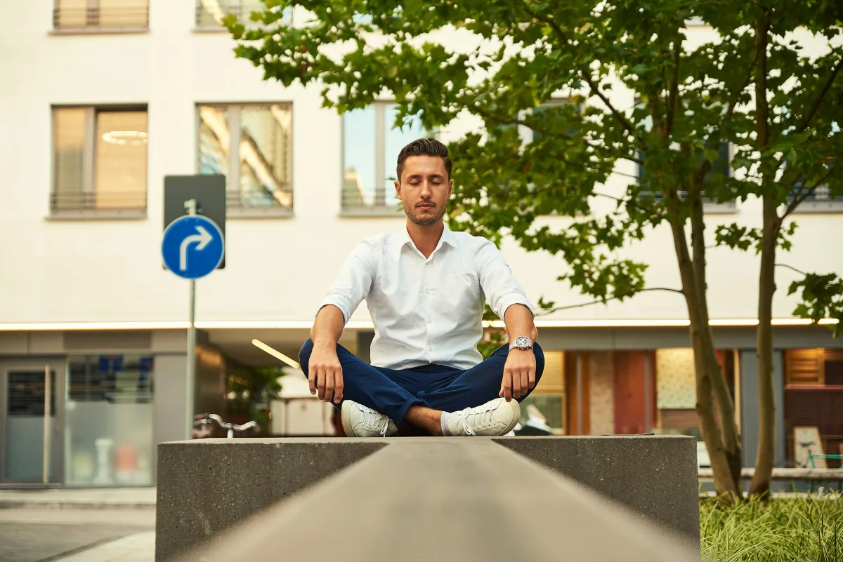 Mindfulness e produtividade: como treinar sua mente para trabalhar melhor com menos estresse